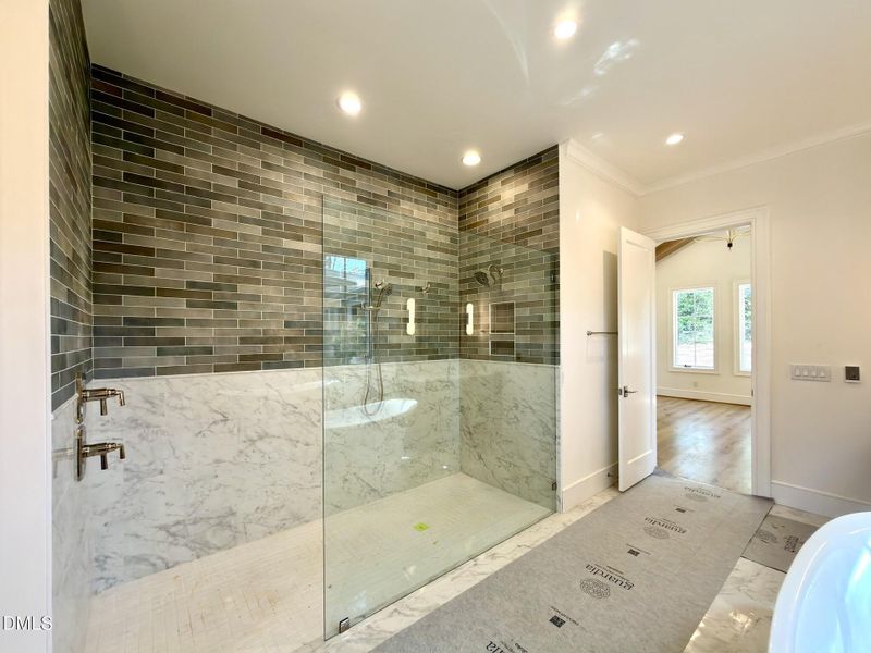 6CACC52F-6573-4874-9E29-DDA4E96B9C65_1_1