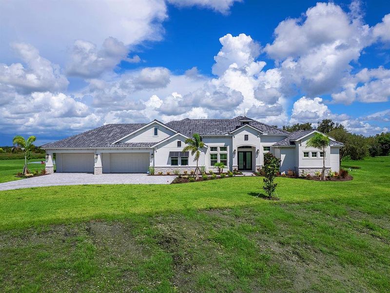 Image 60 of a home in Hampton Lakes.