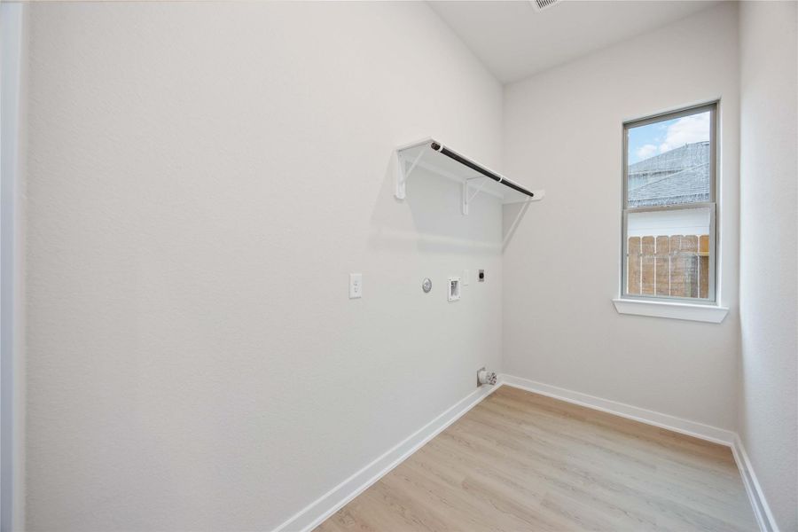 Spacious, unfurnished interior of a new home in Granger Pines, Conroe (Image 18). Spacious, unfurnished interior of a new home in Granger Pines, Conroe (Image 18).