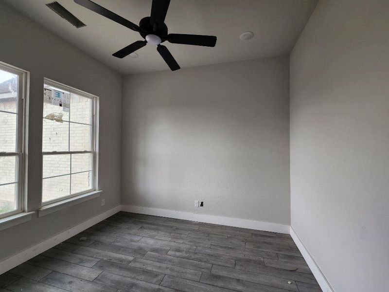 Spacious, unfurnished interior of a new home in Rocky Top, Krum (Image 5).