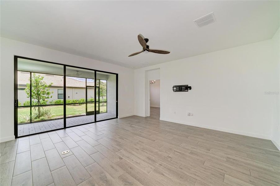 Spacious, unfurnished interior of a new home in , Bradenton (Image 45). Spacious, unfurnished interior of a new home in , Bradenton (Image 45).
