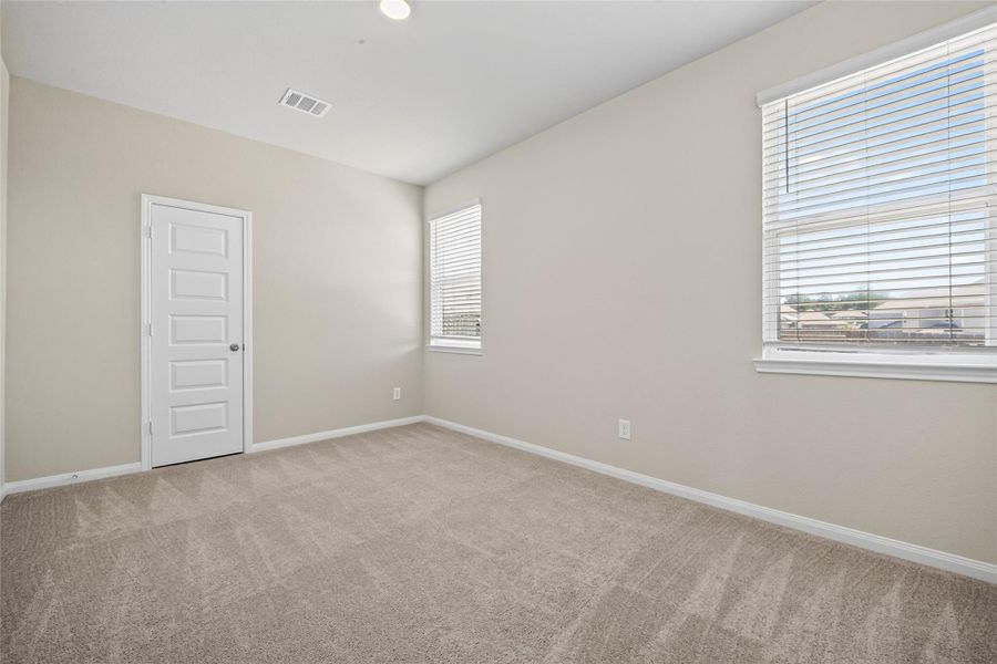 Spacious, unfurnished interior of a new home in River's Edge, Conroe (Image 33). Spacious, unfurnished interior of a new home in River's Edge, Conroe (Image 33).