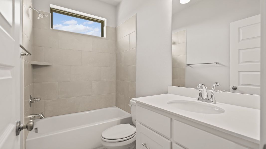 Representative furnished interior of a home built from the 2713F by Perry Homes in Star Farms at Lakewood Ranch, Bradenton (Image 16).