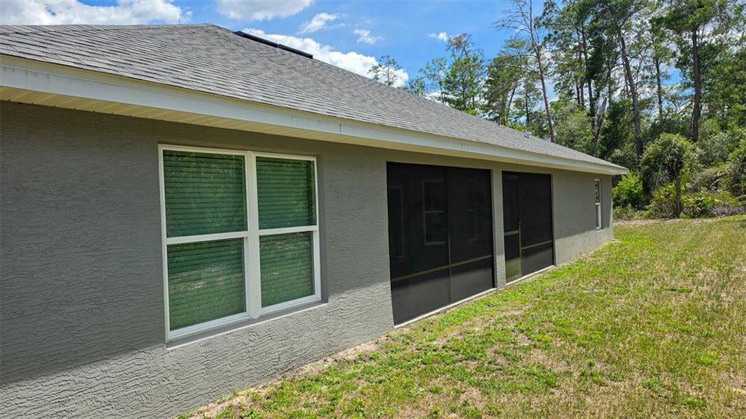Exterior details and patio area of a home in , Homosassa (Image 4).