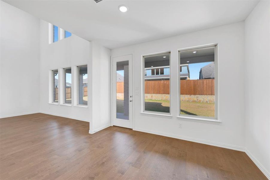 Spacious, unfurnished interior of a new home in Lilyana, Prosper (Image 22).