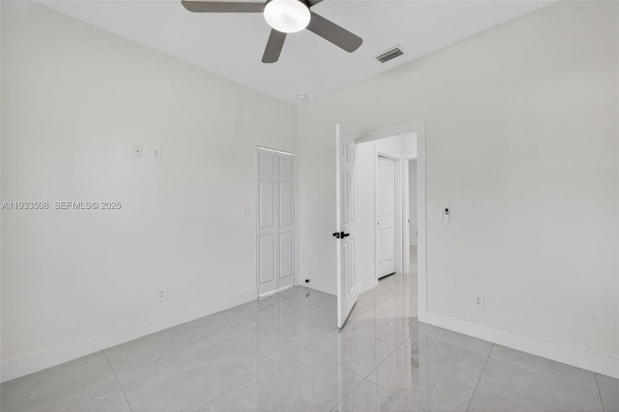 Spacious, unfurnished interior of a new home in , Lehigh Acres (Image 29).