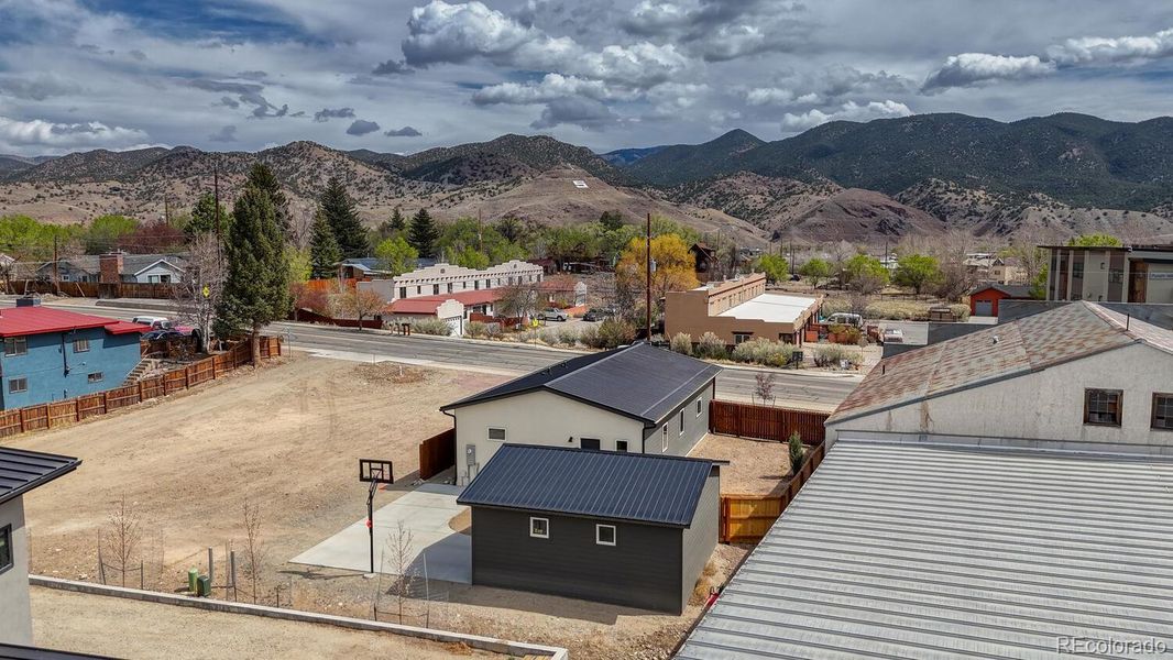 Image 47 of a home in .