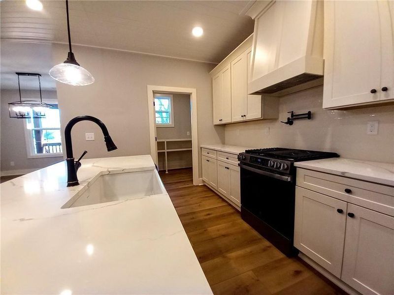 Furnished interior view inside a new home in , Temple (Image 10).