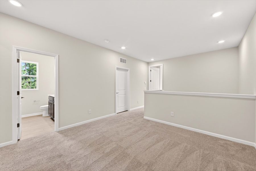 Spacious, unfurnished interior of a new home in Amplitude, Charlotte (Image 29).