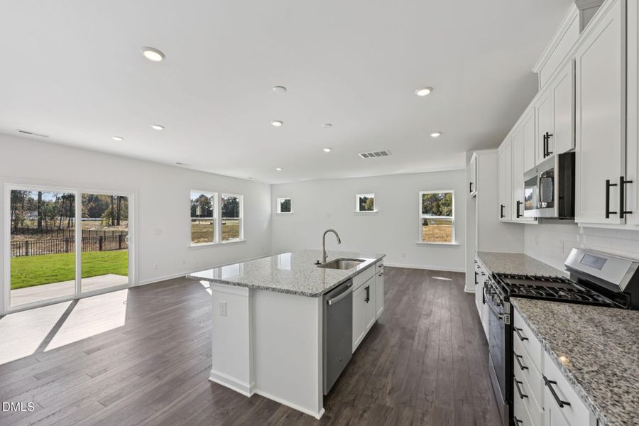 63-web-or-mls-513 Soar Ln - 014