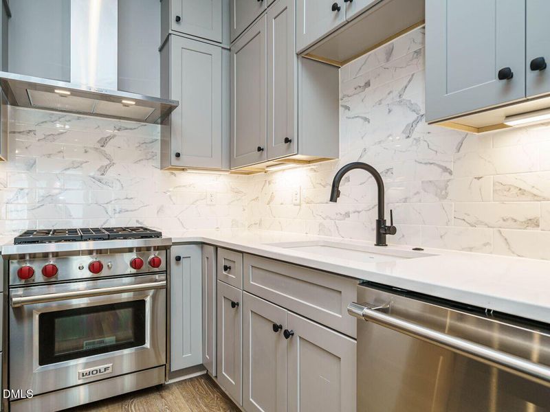 020-1280x960-kitchen