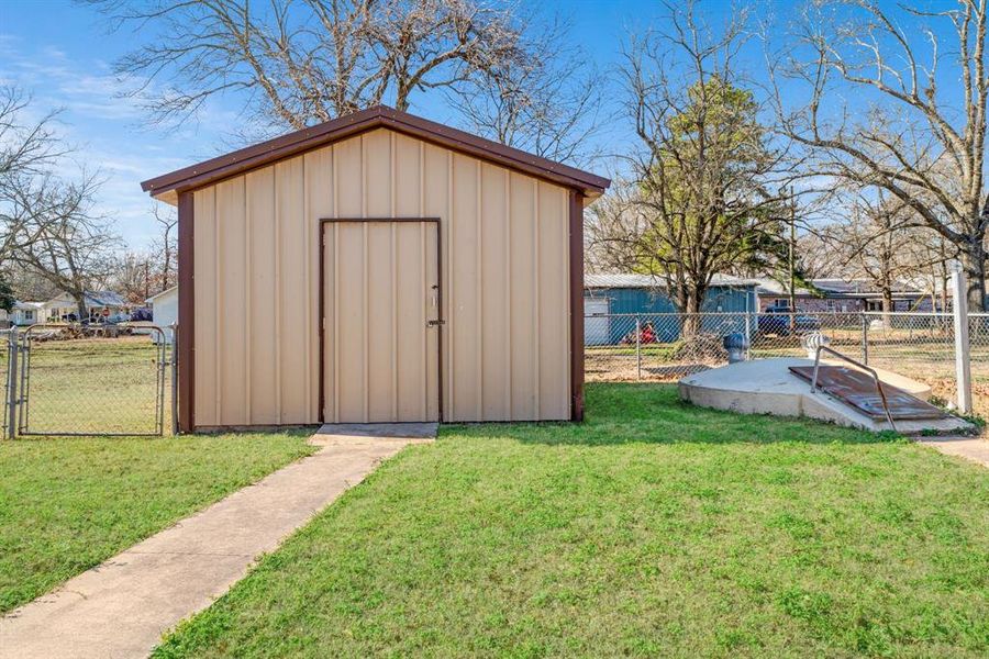 Exterior details and patio area of a home in , San Diego (Image 13).