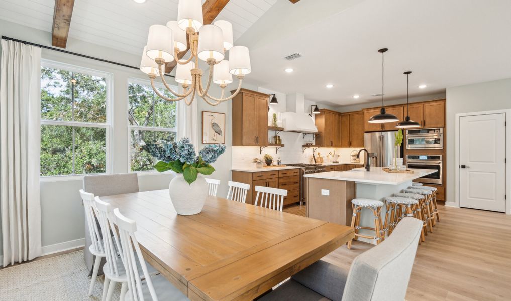 Dining Area Dining Area