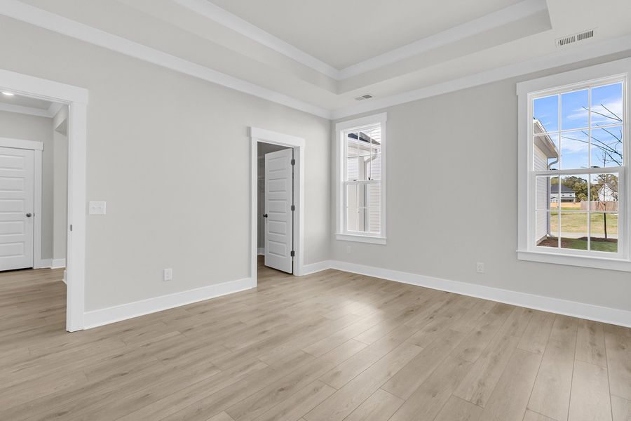 Spacious, unfurnished interior of a new home in Six Oaks, Summerville (Image 31).