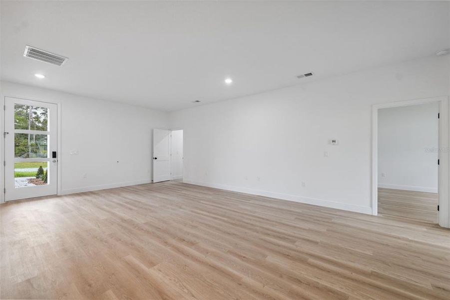 Spacious, unfurnished interior of a new home in , Ocala (Image 37).