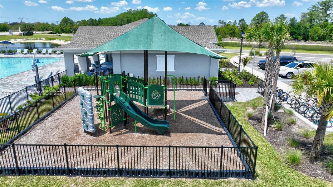 Community amenities in , Lehigh Acres (Image 42).