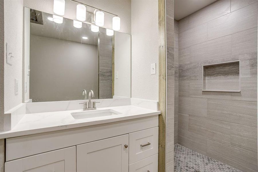 Furnished interior view inside a new home in , Weatherford (Image 5).