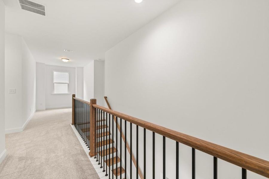 Spacious, unfurnished interior of a new home in East Harbor II at Chestatee, Dawsonville (Image 50).