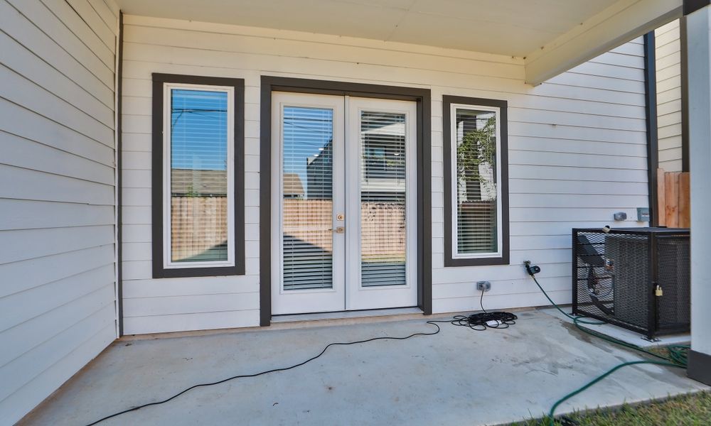 Exterior details and patio area of a home in Independence Heights, Houston (Image 4). Exterior details and patio area of a home in Independence Heights, Houston (Image 4).