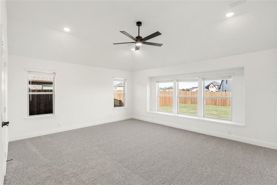 Spacious, unfurnished interior of a new home in Wildflower Ranch 60-65, Fort Worth (Image 30). Spacious, unfurnished interior of a new home in Wildflower Ranch 60-65, Fort Worth (Image 30).