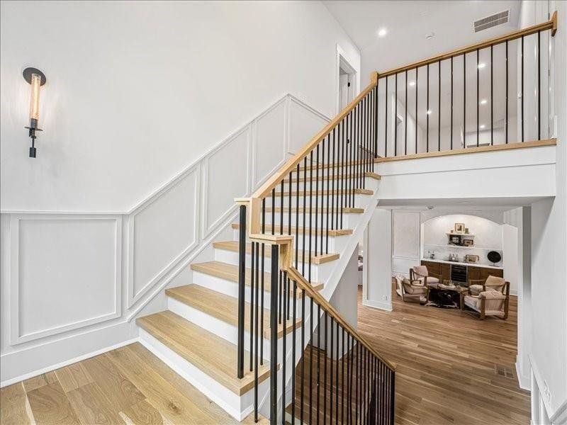 Image 100 of a home in .