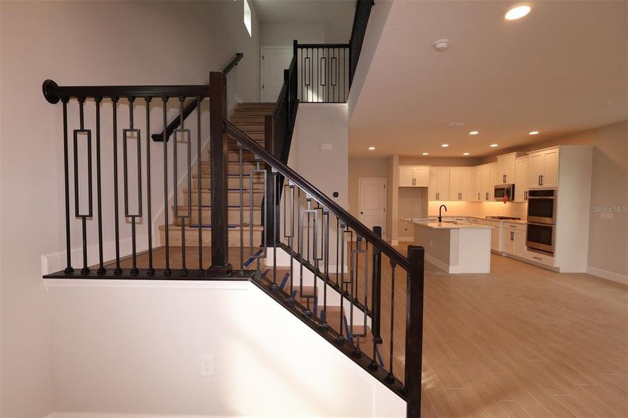 Spacious, unfurnished interior of a new home in Center Lake on the Park, St. Cloud (Image 6).