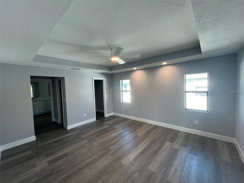 Spacious, unfurnished interior of a new home in , Port Charlotte (Image 9).
