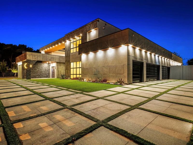 Exterior details and patio area of a home in , Dallas (Image 17).