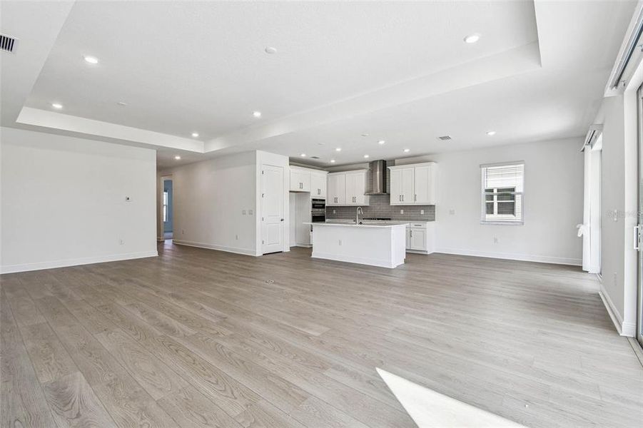 Spacious, unfurnished interior of a new home in Hawkstone, Sarasota (Image 29).