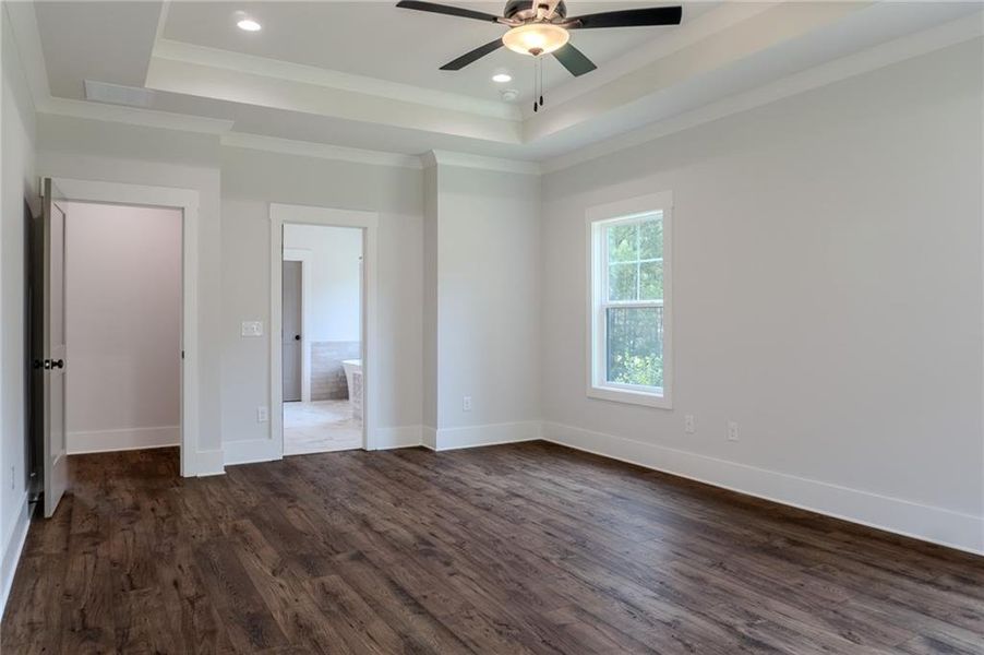 Spacious, unfurnished interior of a new home in Spring Creek, Monroe (Image 22). Spacious, unfurnished interior of a new home in Spring Creek, Monroe (Image 22).