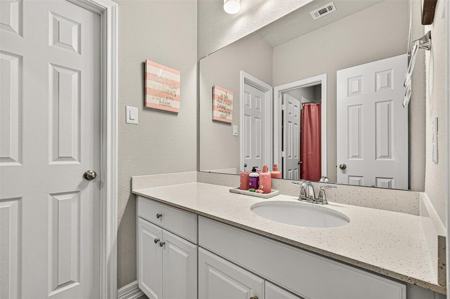 Furnished interior view inside a new home in StoneCreek Estates, Richmond (Image 18). Furnished interior view inside a new home in StoneCreek Estates, Richmond (Image 18).