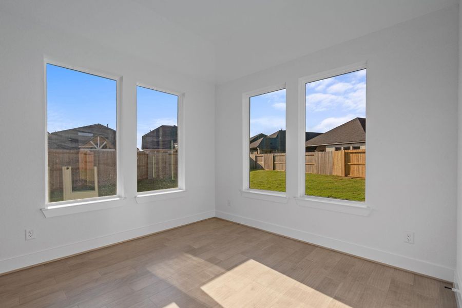 Spacious, unfurnished interior of a new home in Cross Creek West 50', Fulshear (Image 6). Spacious, unfurnished interior of a new home in Cross Creek West 50', Fulshear (Image 6).