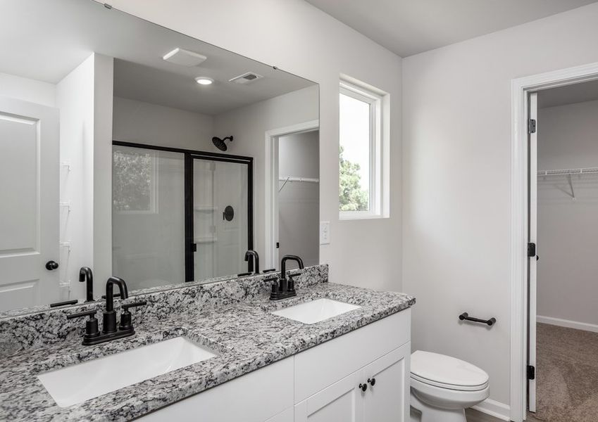Master bath with dual sinks