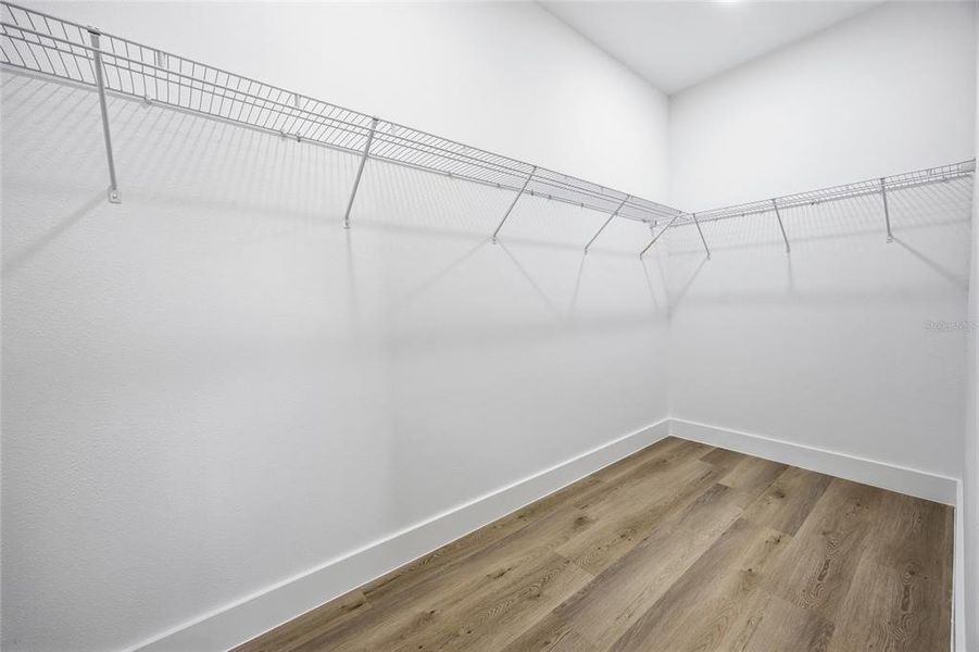 Spacious, unfurnished interior of a new home in , Dunnellon (Image 32).