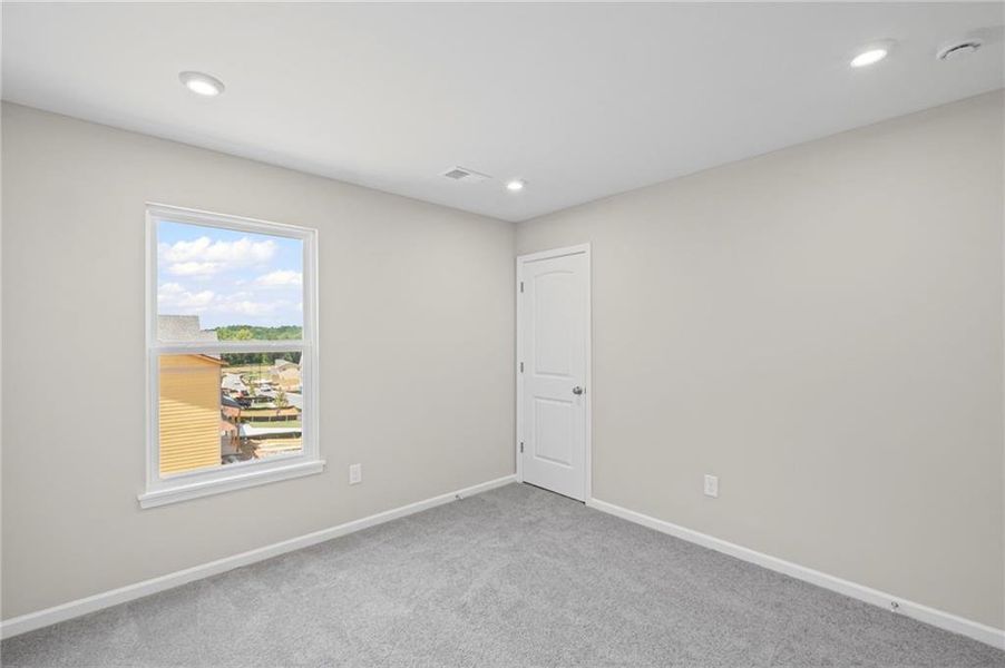 Spacious, unfurnished interior of a new home in Sage Woods, Dallas (Image 13).