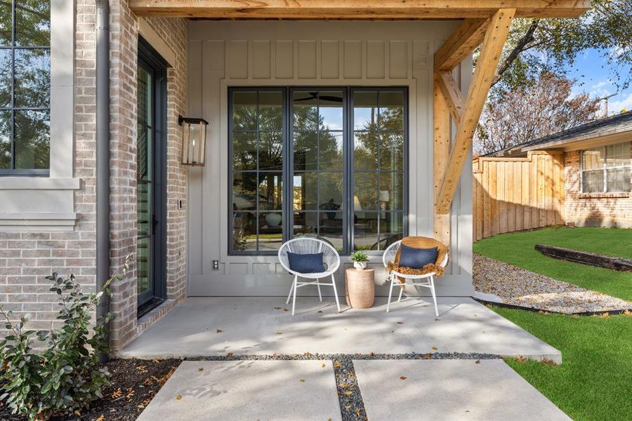Exterior details and patio area of a home in , Dallas (Image 4).