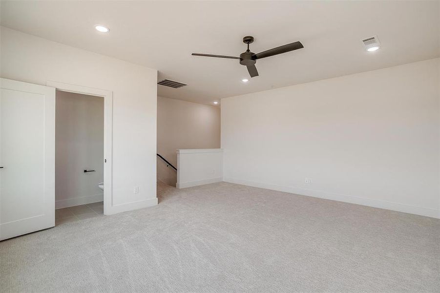 Spacious, unfurnished interior of a new home in Rio Vista at Kelly Ranch, Aledo (Image 33).