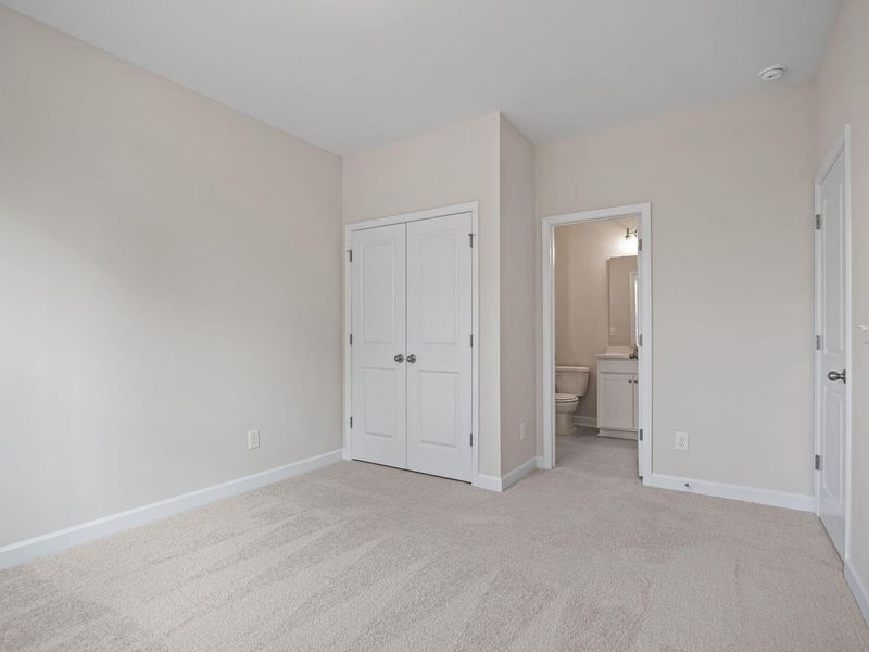 Spacious, unfurnished interior of a new home in Camden Park, Knightdale (Image 27).