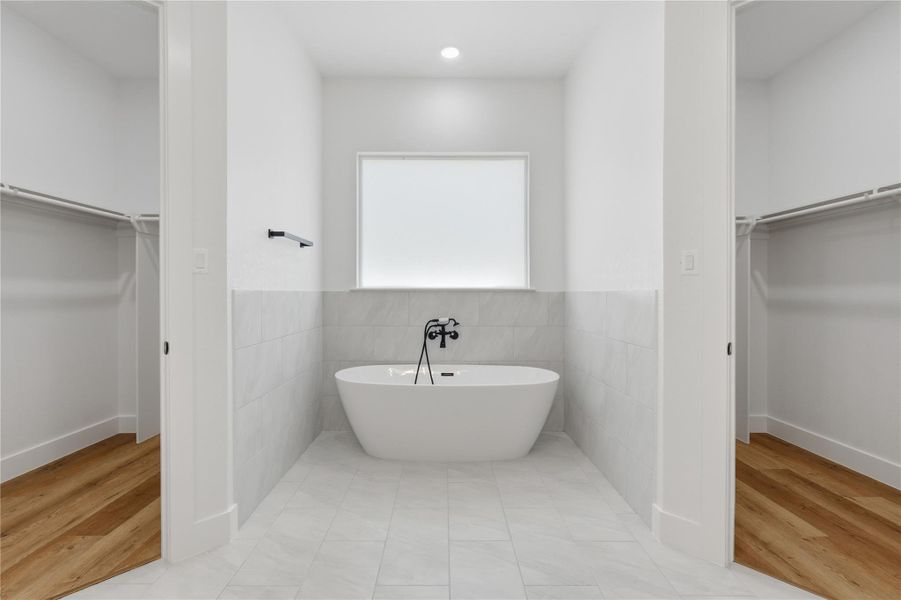 soaking tub and his and hers closets soaking tub and his and hers closets
