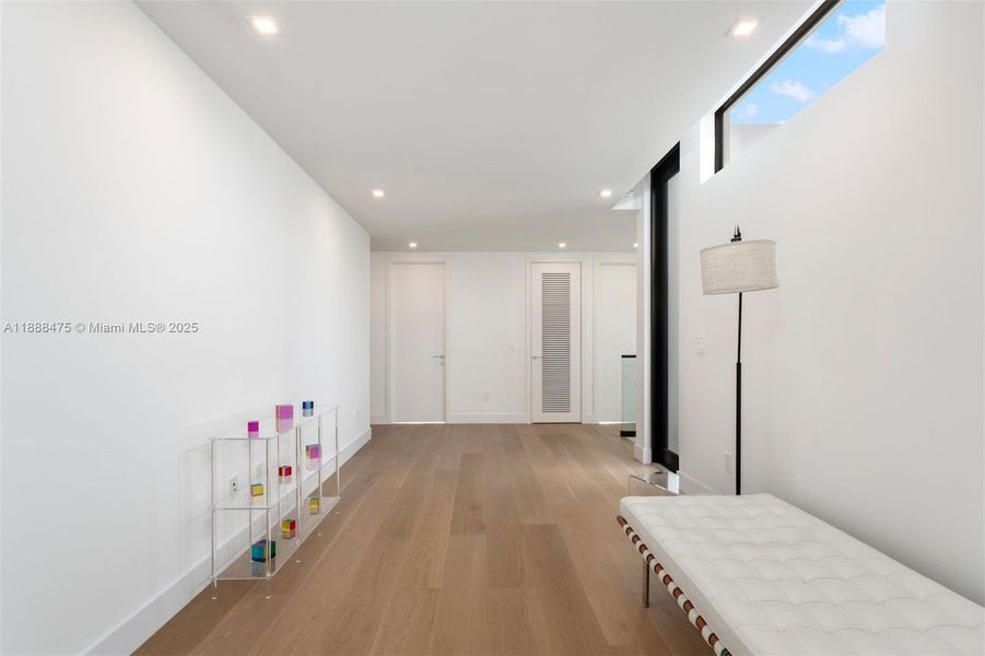 Spacious, unfurnished interior of a new home in , Miami Beach (Image 26). Spacious, unfurnished interior of a new home in , Miami Beach (Image 26).