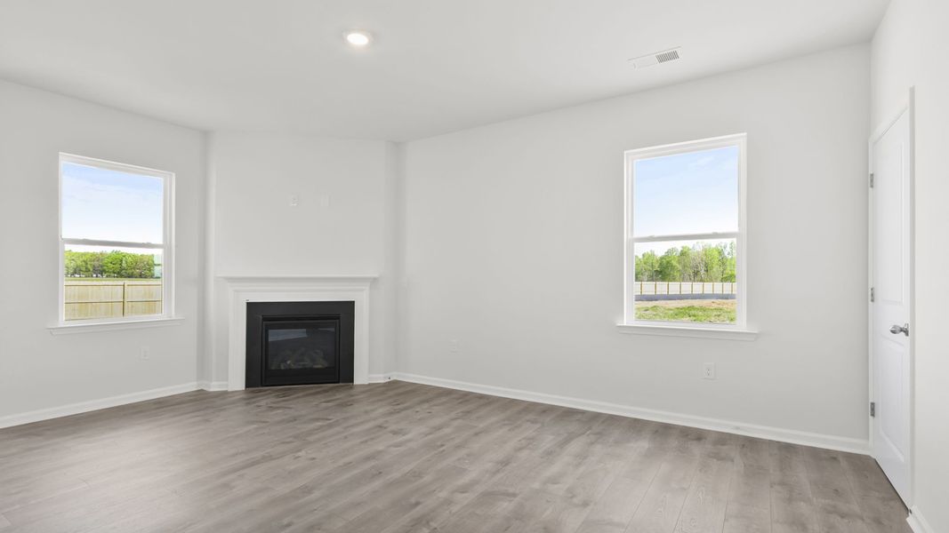 Spacious, unfurnished interior of a new home in Foxbank, Gray Court (Image 17).