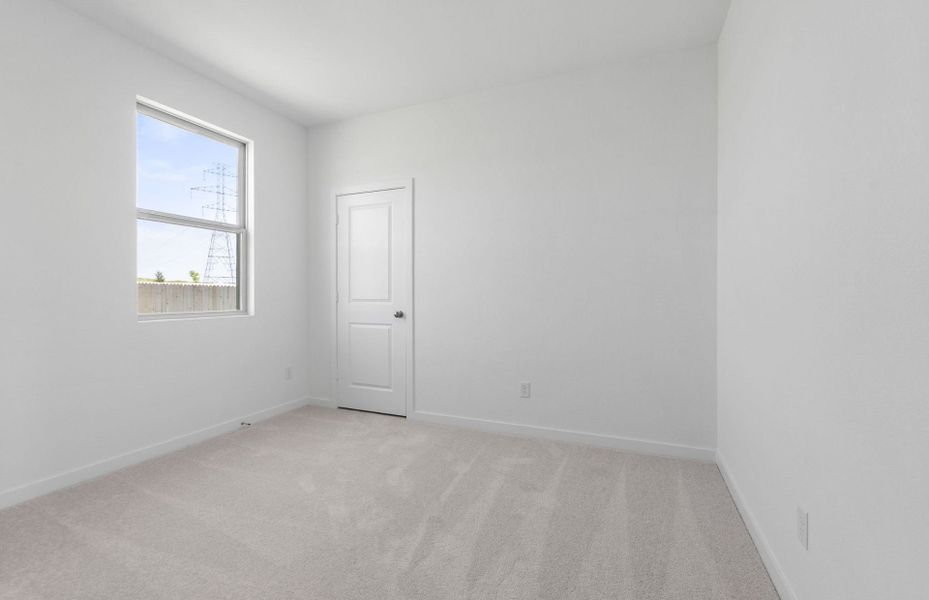 Spacious, unfurnished interior of a new home in County View, Temple (Image 27).