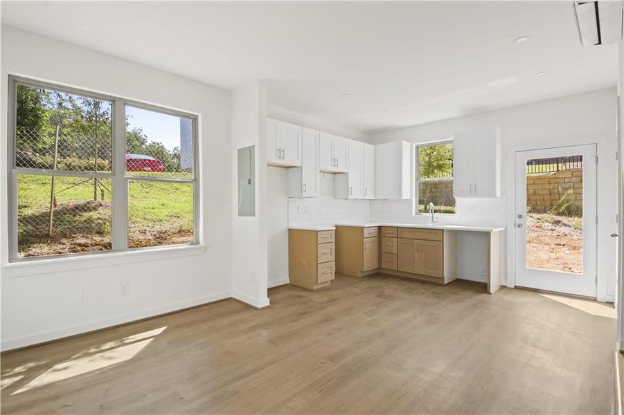 Spacious, unfurnished interior of a new home in , Atlanta (Image 14).