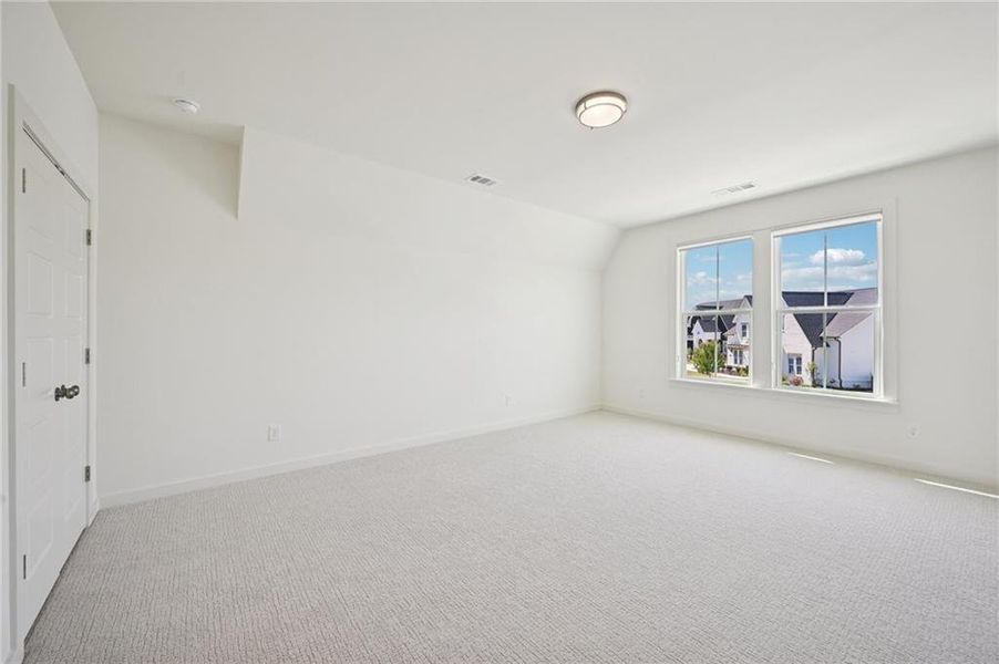 Spacious, unfurnished interior of a new home in Fireside Farms, Dawsonville (Image 29).
