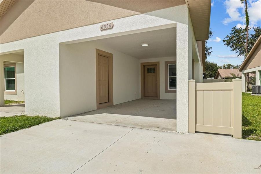 Exterior details and patio area of a home in , Mulberry (Image 3).