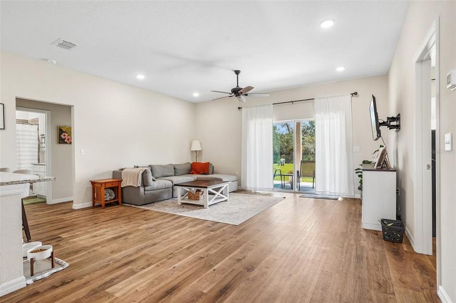 Furnished interior view inside a new home in , Umatilla (Image 12).