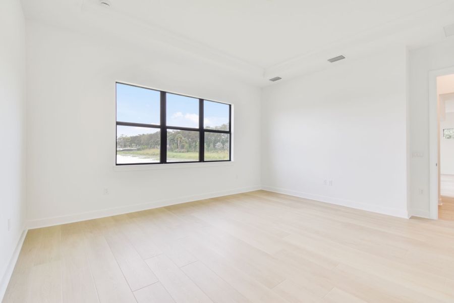 Spacious, unfurnished interior of a new home in Greyhawk Landing, Lake Worth (Image 37).