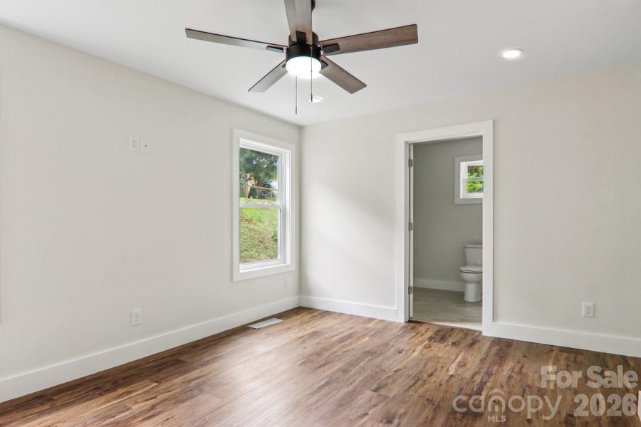 Spacious, unfurnished interior of a new home in , Waynesville (Image 26).