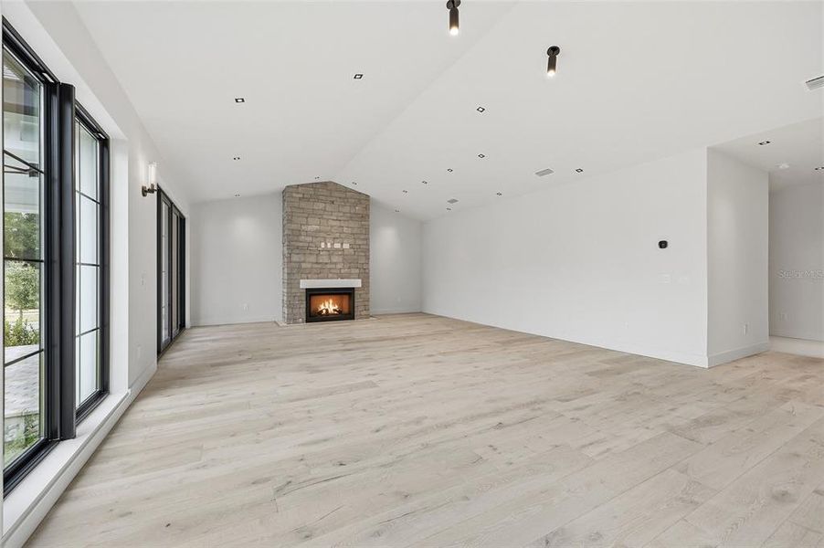 Spacious, unfurnished interior of a new home in , Gainesville (Image 28).