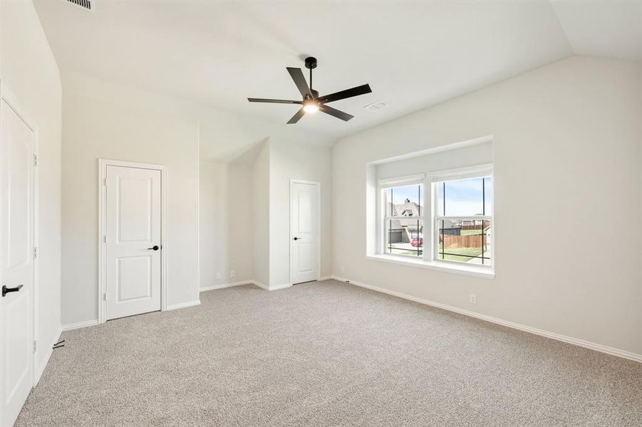 Spacious, unfurnished interior of a new home in Coyote Crossing, Godley (Image 36). Spacious, unfurnished interior of a new home in Coyote Crossing, Godley (Image 36).